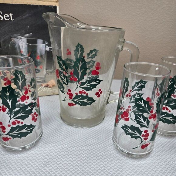 Vintage 7 Pc Beverage Set Holly Berry Design Pitcher Glasses - Picture 3 of 4